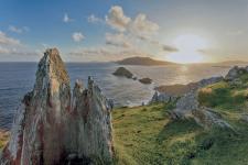 Fantastische Küstenlandschaft bietet Irlands Dingle Halbinsel